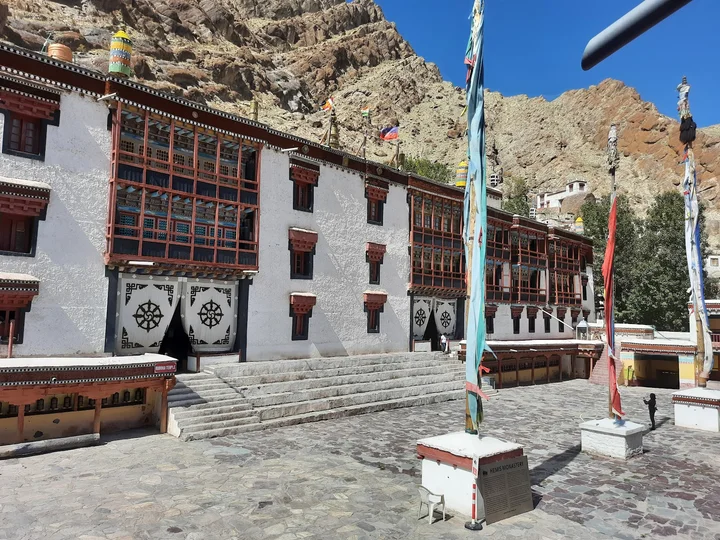 हेमिस गोम्पा in Hemis, Rajasthan - Ask AI | mindtrip