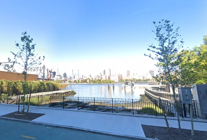 Hallets Cove Playground in New York City - Ask AI | mindtrip