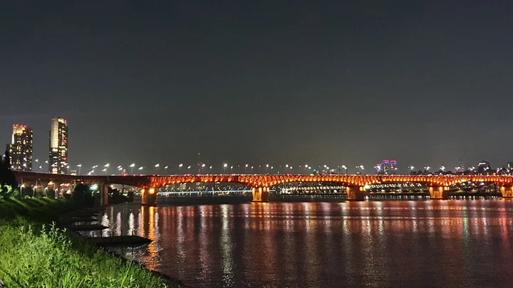 Seongsu Bridge in Seoul | Ask Anything