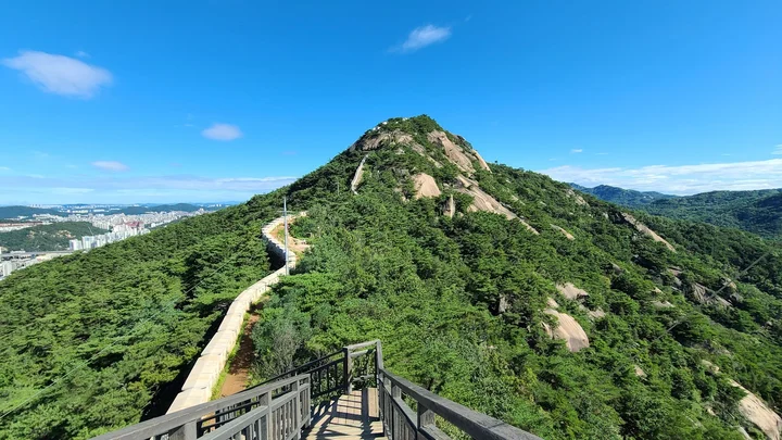 Inwangsan Mountain in Seoul | What to Know Before You Go