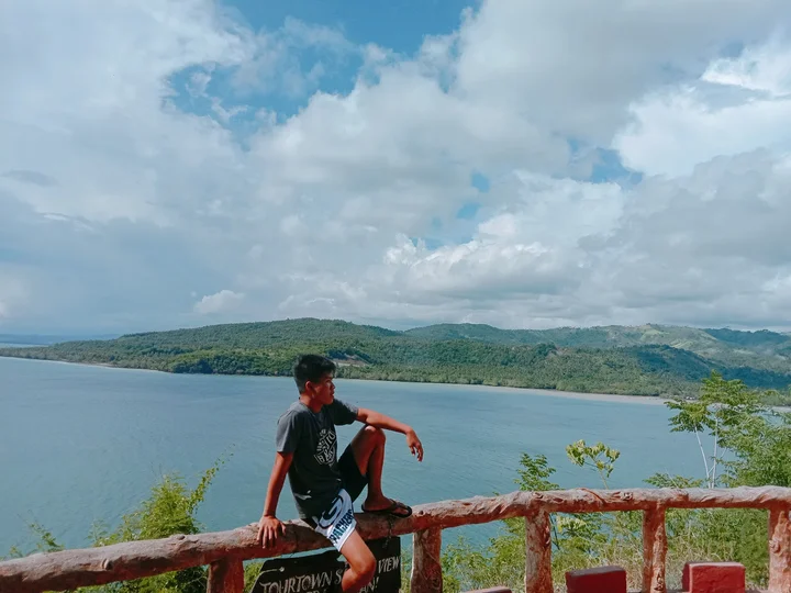 Tour Town Glan Monument in Glan - Ask AI | mindtrip