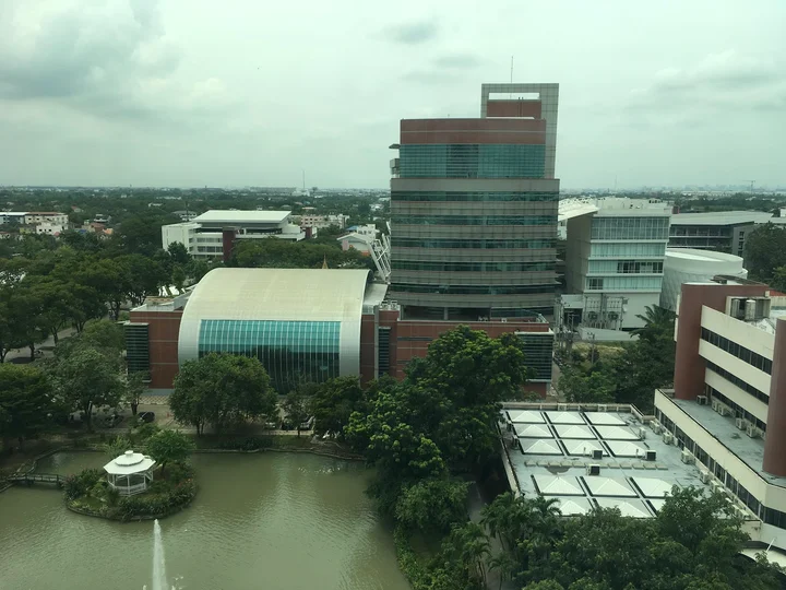 Rangsit University Library in Lak Hok - Ask AI | mindtrip