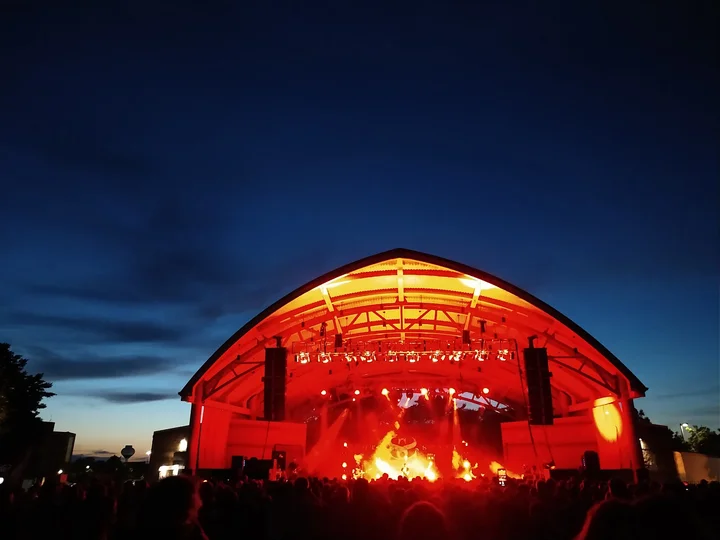 Leach Amphitheater in Oshkosh, Wisconsin - Ask AI | mindtrip