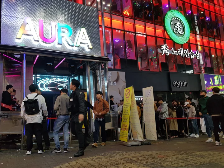 hongdae club dress code How to Dress in The Clubs in Seoul