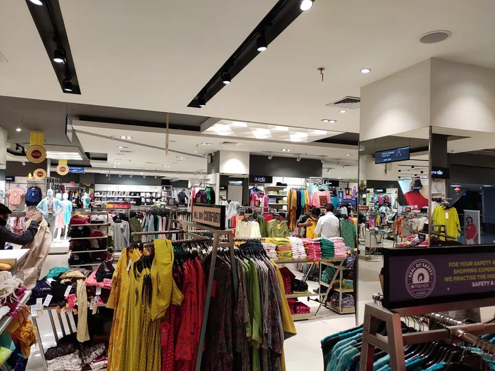 Reliance Mall in Surat, Gujarat - Ask AI | mindtrip