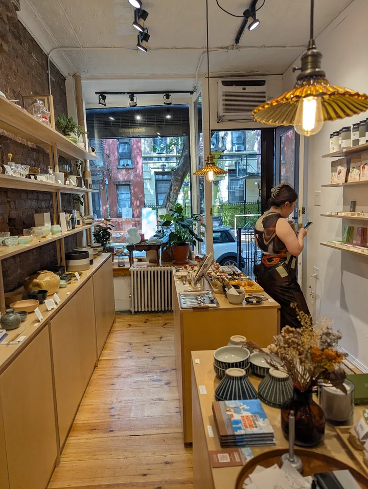 Mogutable East Village in New York City - Ask AI | mindtrip