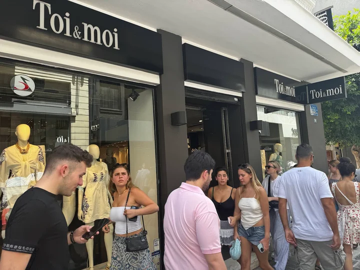 Toi & moi in Athens, Attica | Ask Anything