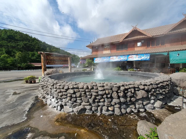Thaweesin Hot Spring in Wiang Pa Pao | Ask Anything