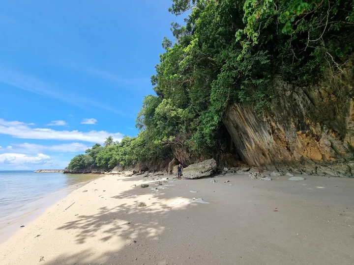 Mosboron Beach in Bacacay | What to Know Before You Go