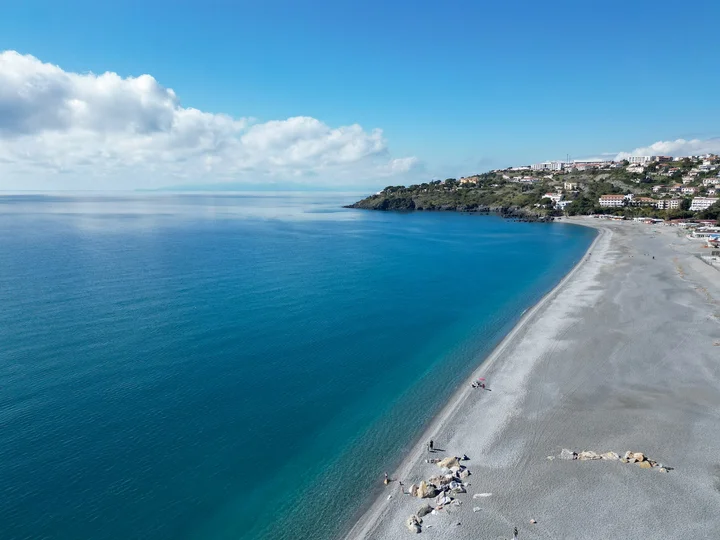 Spiaggia di Scalea in Scalea, Calabria - Ask AI | mindtrip