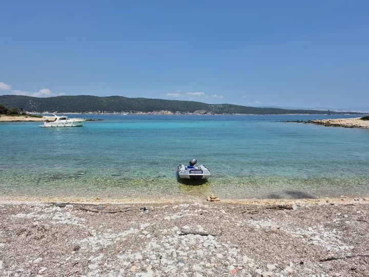 Tarej Beach in Merag - Ask AI | mindtrip