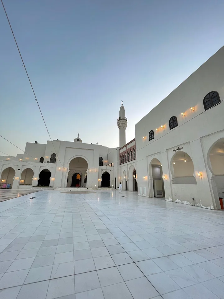 King Khalid Grand Mosque in Riyadh - Ask AI | mindtrip