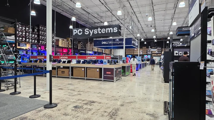 Micro Center in Phoenix, Arizona - Ask AI | mindtrip