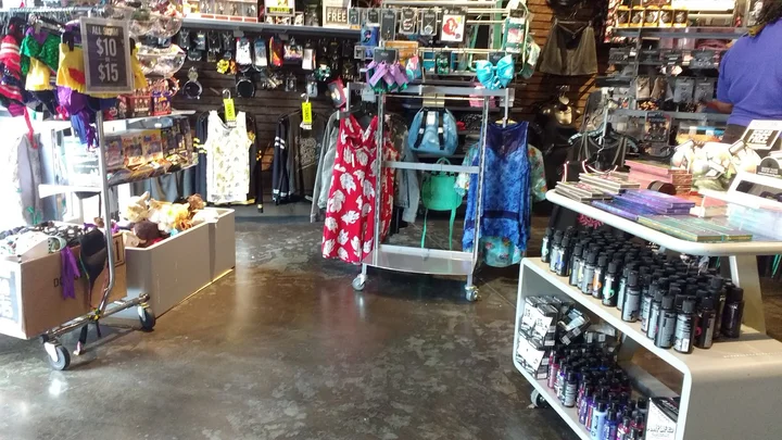 Hot Topic in Kansas City, Kansas | Ask Anything