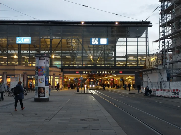 Erfurt Hauptbahnhof in Erfurt, Thüringen - Ask AI | mindtrip