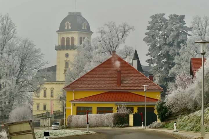 Schloss Tollet in Grieskirchen - Ask AI | mindtrip