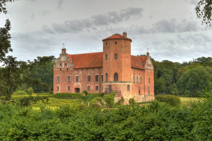 Torup Castle's Garden in Bara, Skåne län - Ask AI | mindtrip