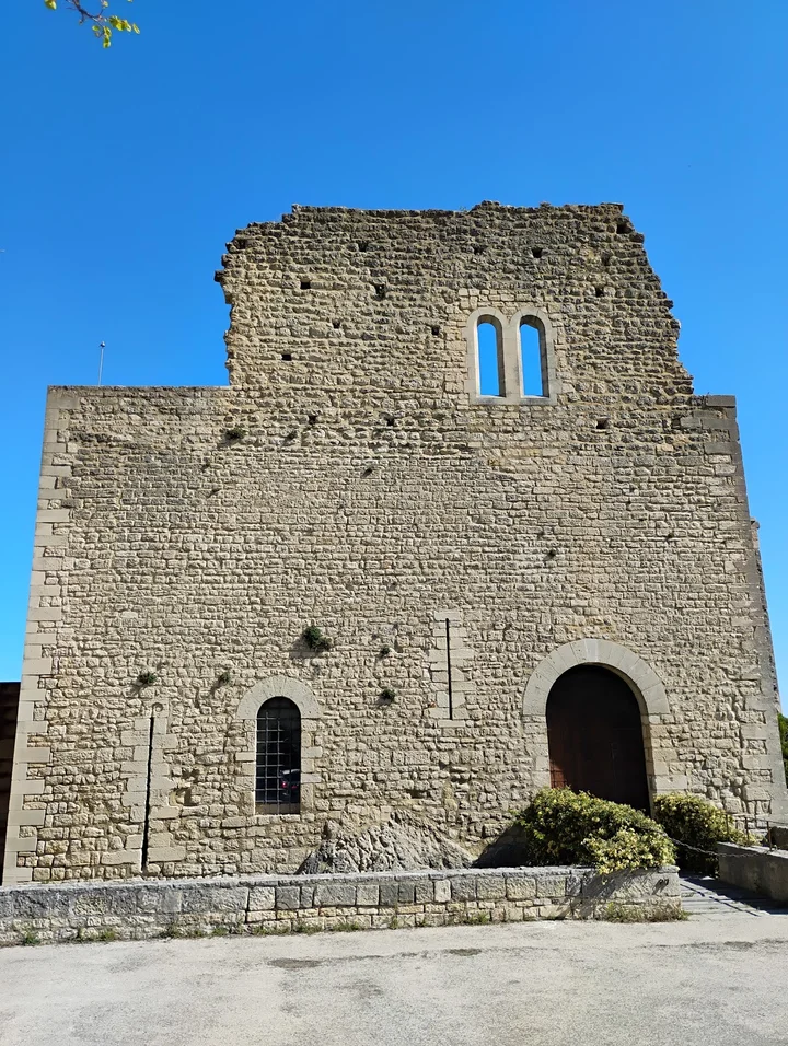 Château de crestet in Crestet - Ask AI | mindtrip