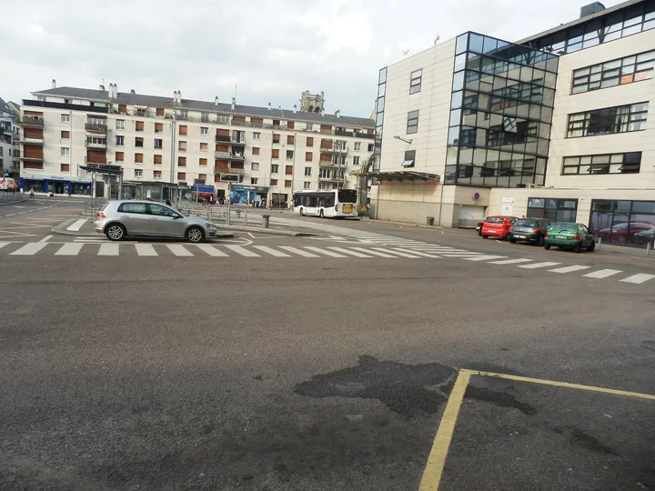 Gare Routière in Rouen, Normandy - Ask AI | mindtrip