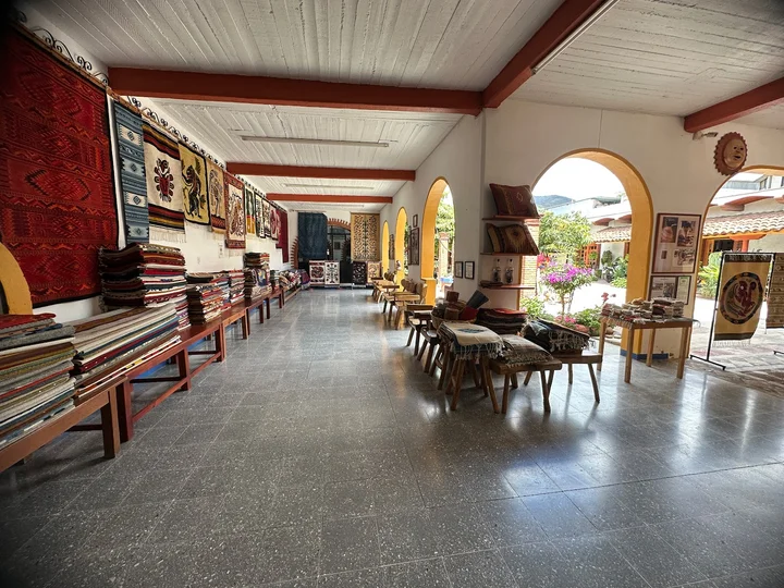 Isaac Vásquez Studio by The bug in The Rug