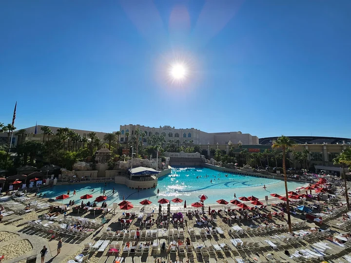 Moorea Beach Club in Las Vegas | What to Know Before You Go