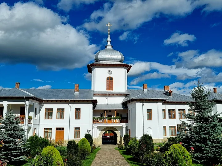 Văratec Monastery in Varatec - Ask AI | mindtrip