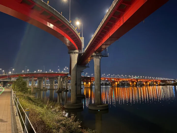 Seongsu Bridge in Seoul | Ask Anything