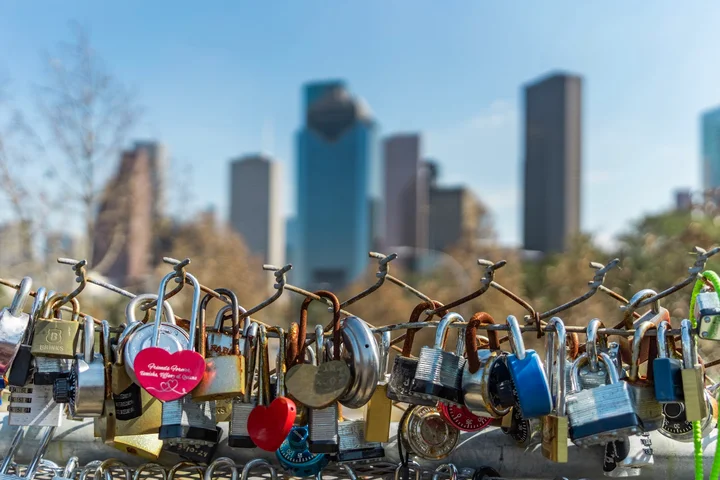 Love Lock Bridge in Houston | What to Know Before You Go