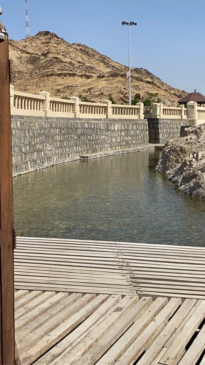 Hot water spring Al Lith in Ghomygah - Ask AI | mindtrip