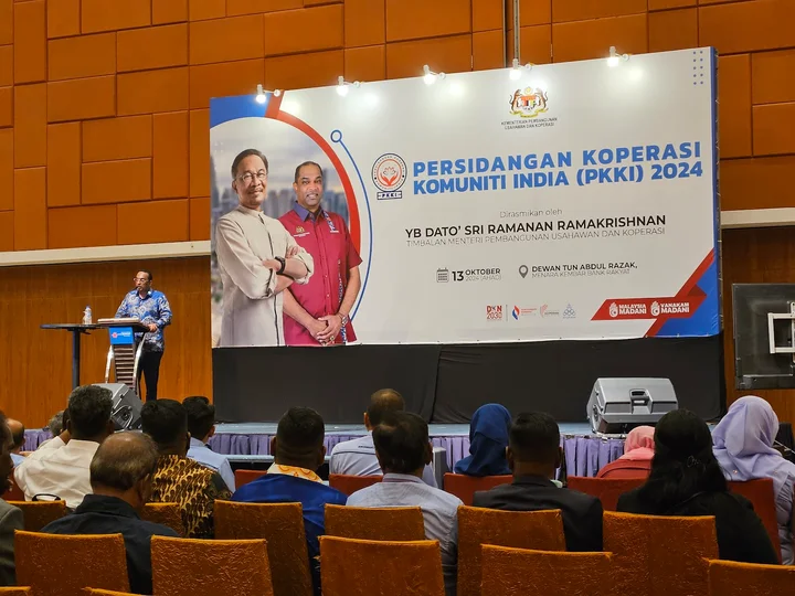 Dewan Tun Abdul Razak, Menara Kembar Bank Rakyat