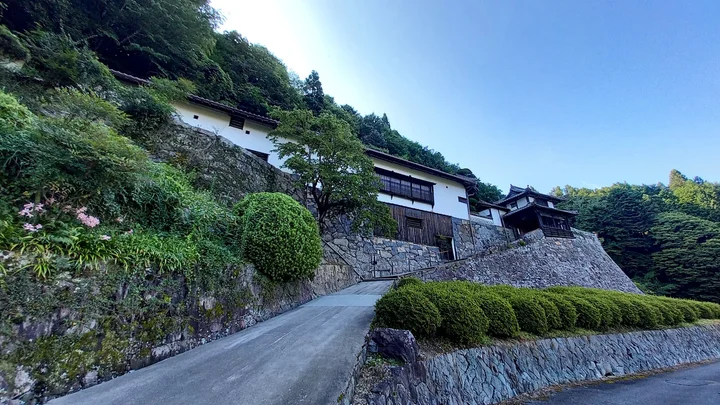 Hirokane Residence in Takahashi | Ask Anything