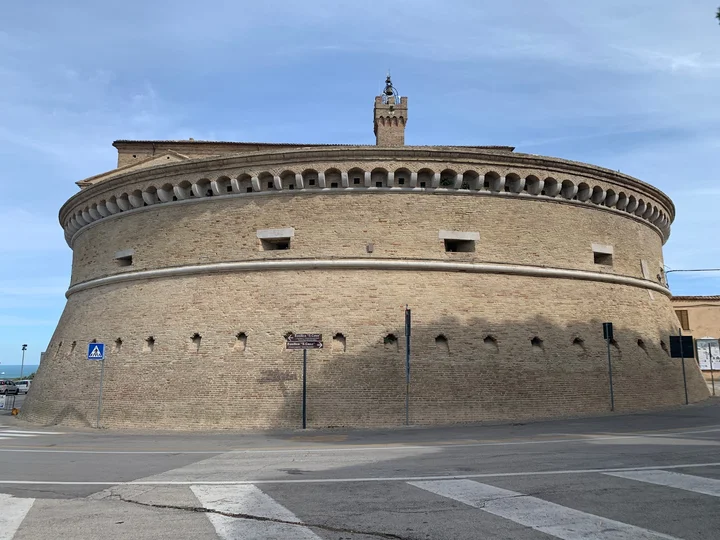 Torrione Rotondo in Loreto, Marche - Ask AI | mindtrip