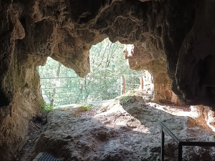 Arqueoparc Coves de Serinyà in Serinya - Ask AI | mindtrip