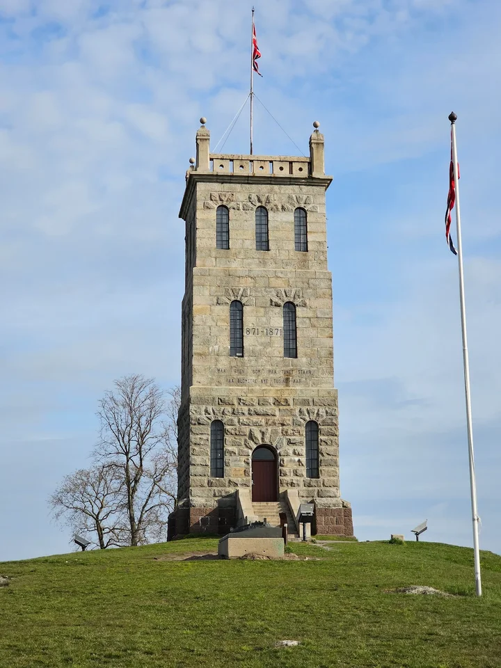 Castle Rock Tower in Tønsberg | What to Know Before You Go