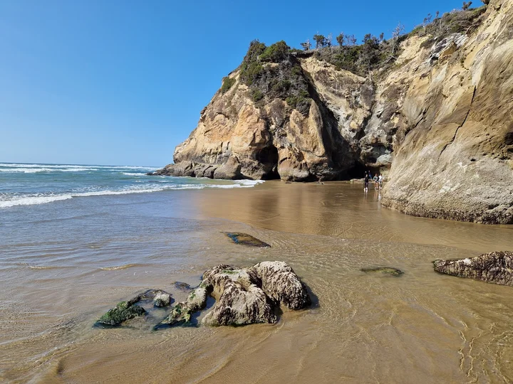 Hug Point in Arch Cape, Oregon | What to Know Before You Go