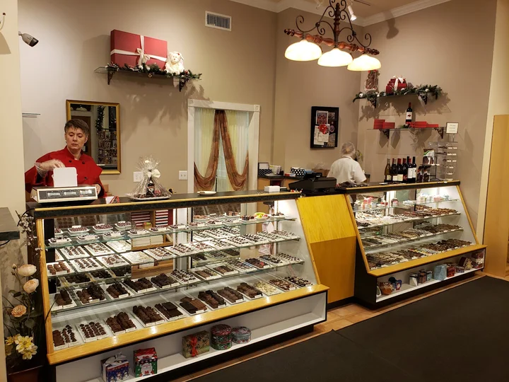 Sweet Designs Chocolatier in Lakewood - Ask AI | mindtrip