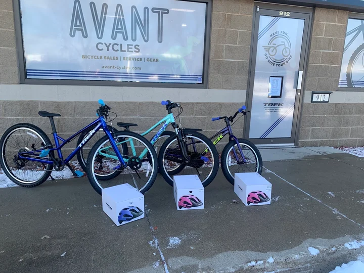 Avant Cycles in Lake Geneva | What to Know Before You Go