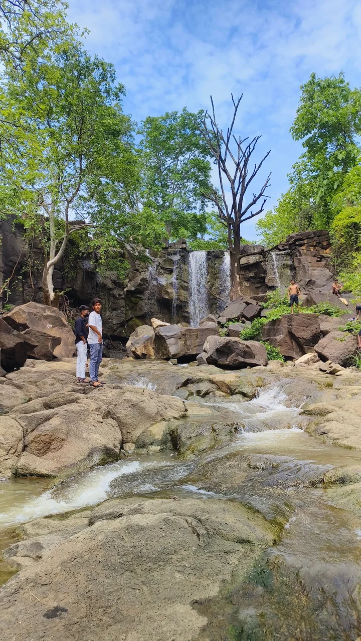 Ghogarwadi Waterfall in Kinwat - Ask AI | mindtrip