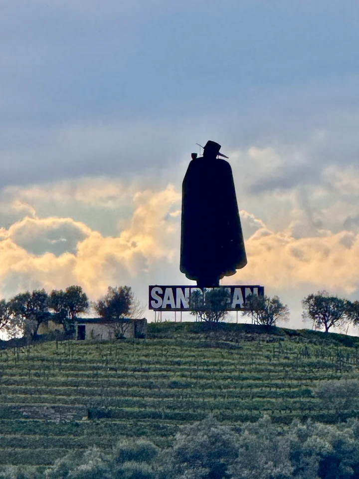 Sandeman's Don Statue | What to Know Before You Go