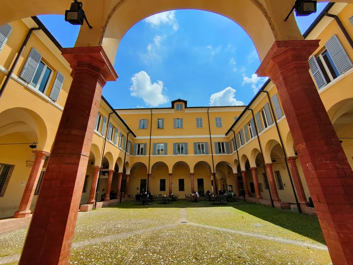 Biblioteca Delfini in Modena - Ask AI | mindtrip