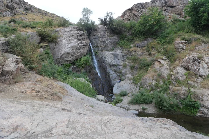 Suluk waterfall in Iran - Ask AI | mindtrip