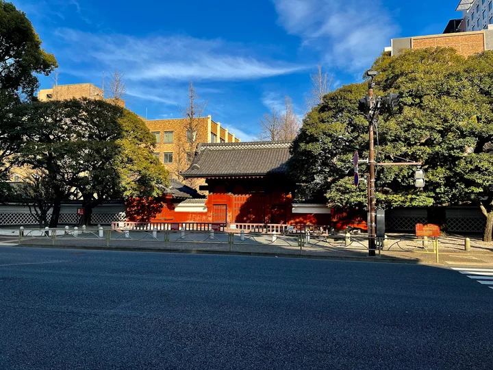 Akamon in Tokyo, Tokyo Prefecture | Ask Anything