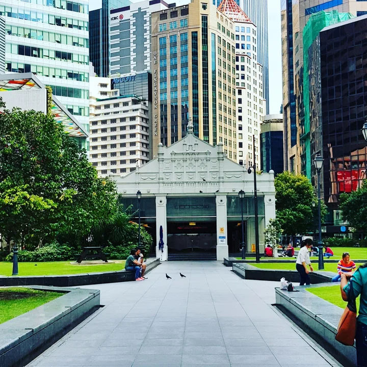 Raffles Place MRT Station | What to Know Before You Go