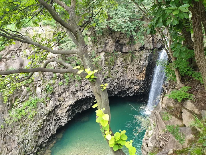 Jaein Waterfall in Yeoncheon-gun - Ask AI | mindtrip