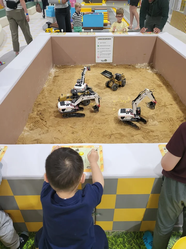 Diggerland in Braeside | What to Know Before You Go