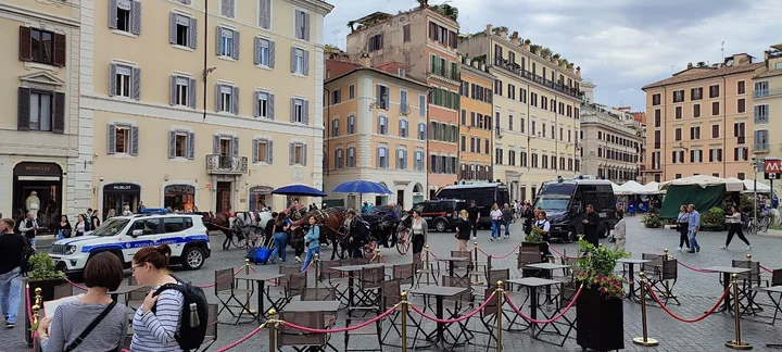 Longchamp in Rome, Lazio | Ask Anything
