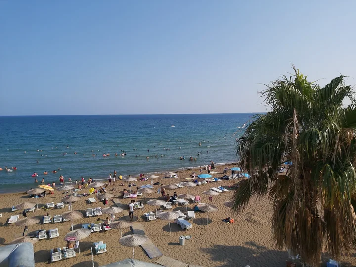 susano-lu-plaj-in-akdeniz-mersin-ask-ai-mindtrip