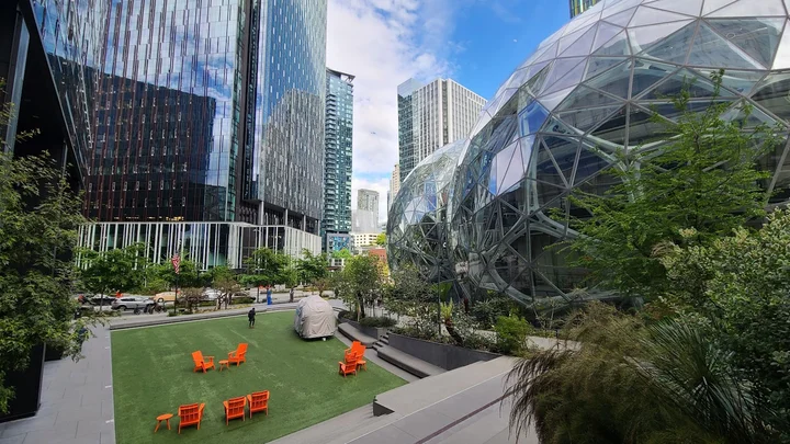 Amazon - Day 1 in Seattle, Washington - Ask AI | mindtrip