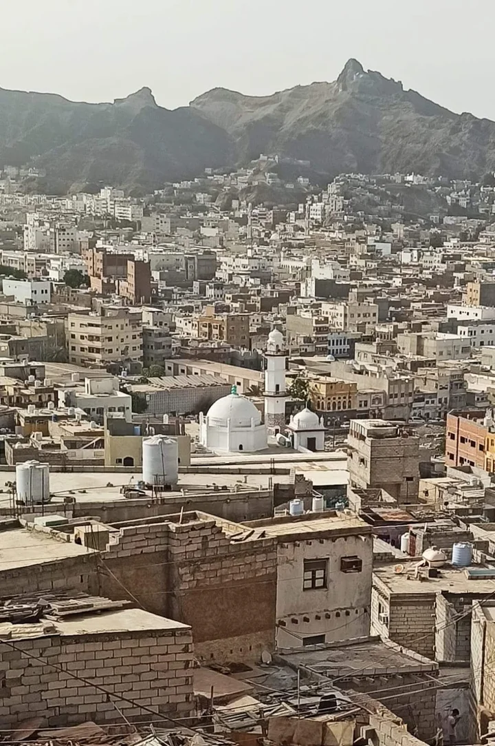 Al-Aidaroos Mosque in Aden | What to Know Before You Go