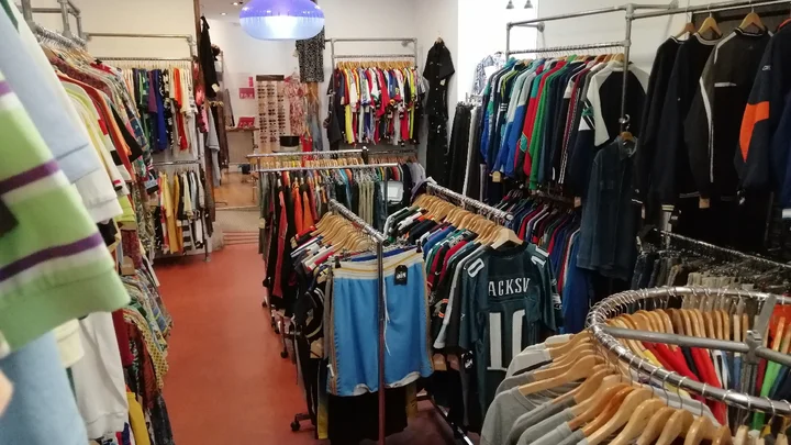 Magpie Vintage in Madrid - Ask AI | mindtrip